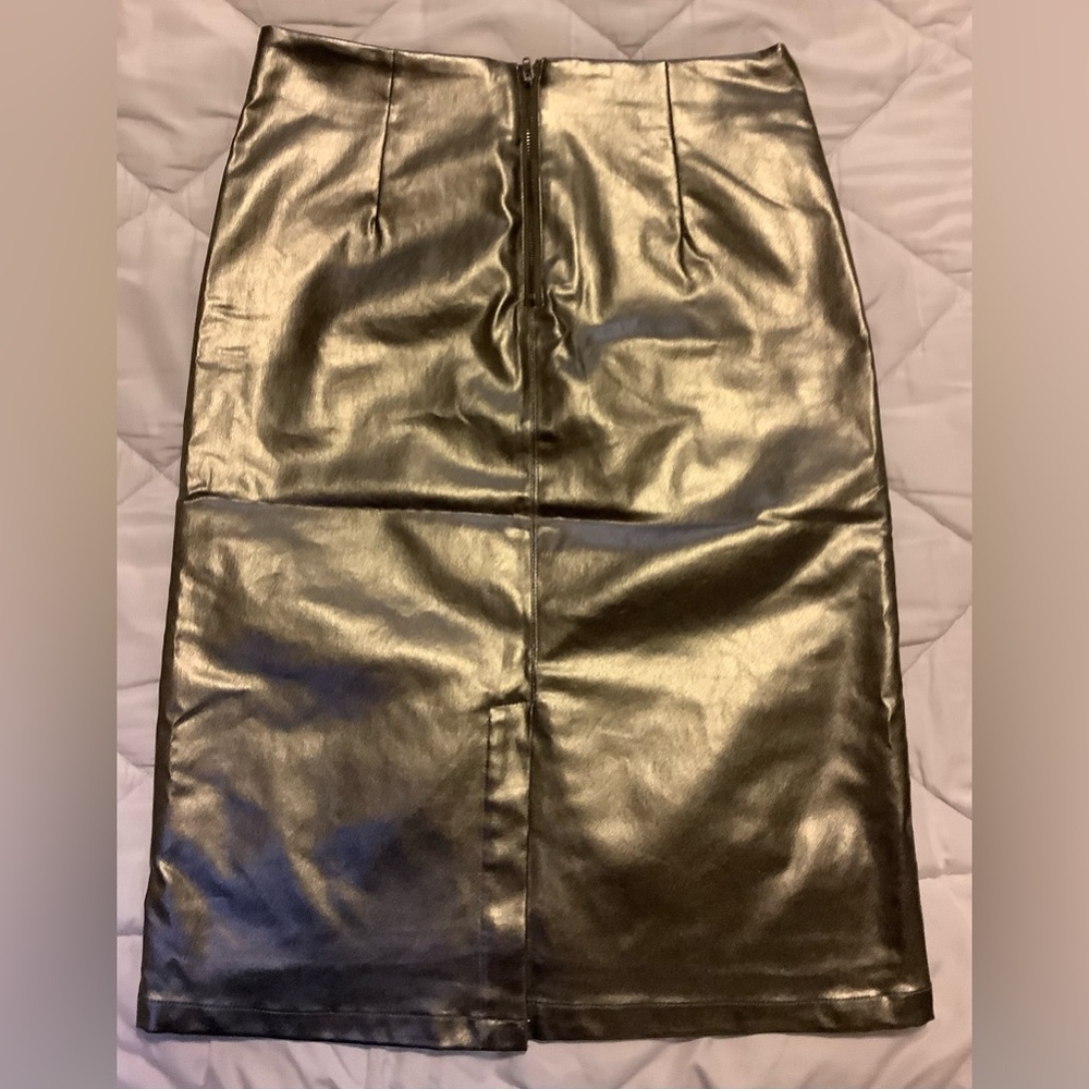 Kate & Mallory Metallic Pencil Skirt - Picture 4 of 4